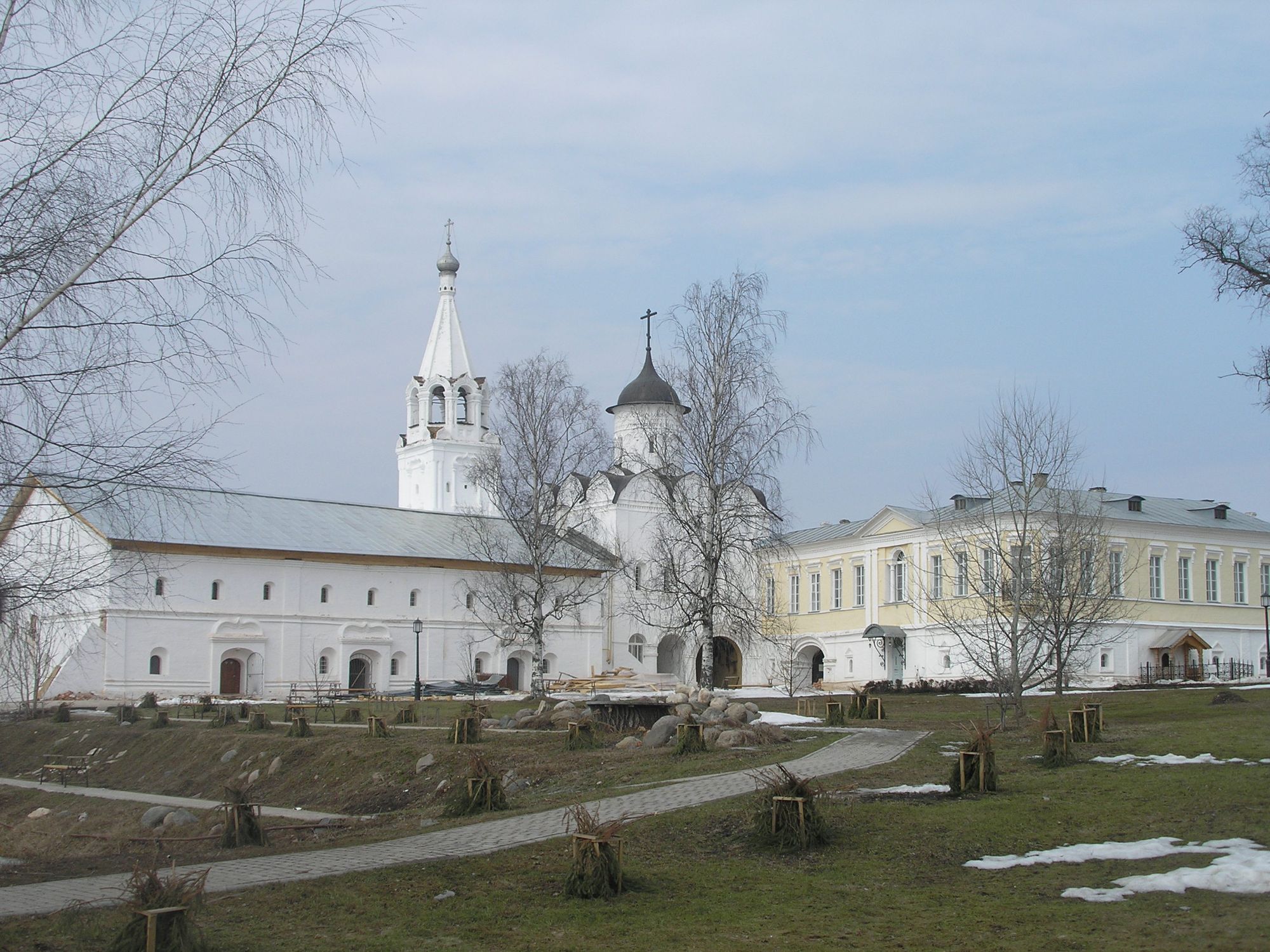 Спасо-Прилуцкий монастырь. Надвратная церковь Вознесения Господня